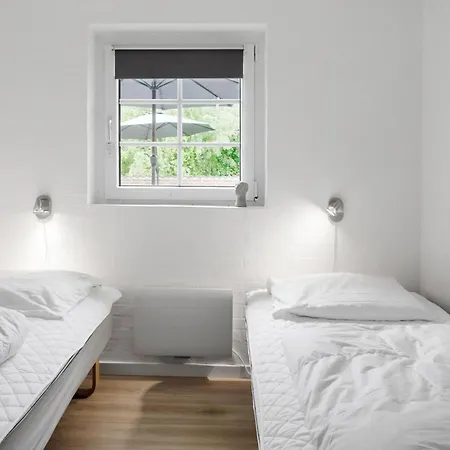 Lovely Home In Vaeggerlose With Sauna בית נופש Bøtø By