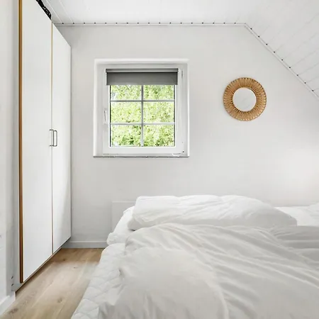 Lovely Home In Vaeggerlose With Sauna * Bøtø By