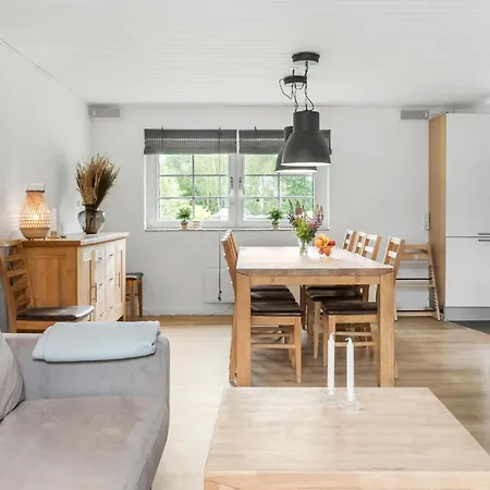בית נופש Lovely Home In Vaeggerlose With Sauna Bøtø By