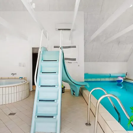 בית נופש Lovely Home In Vaeggerlose With Sauna *