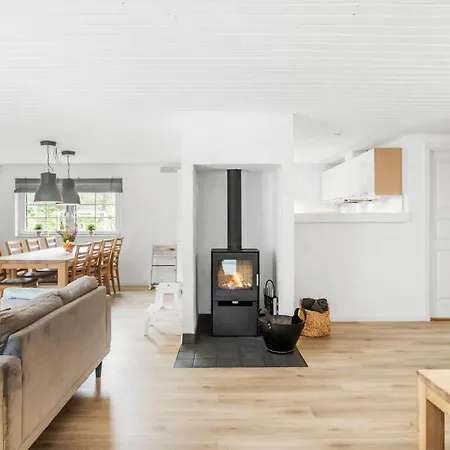 Lovely Home In Vaeggerlose With Sauna