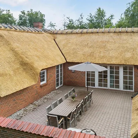 בית נופש Lovely Home In Vaeggerlose With Sauna *