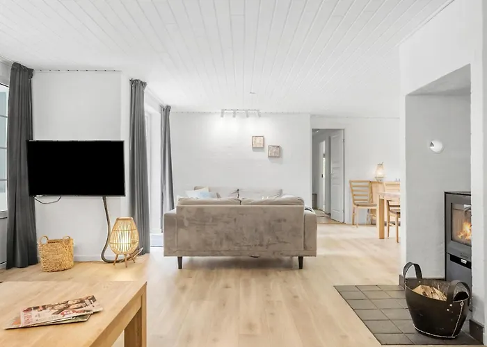 Awesome In Vaeggerlose With Kitchen Bøtø By