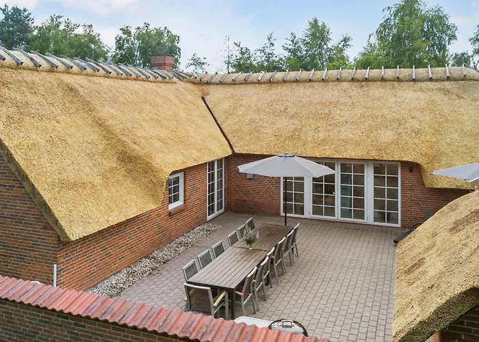 Semesterbostad Awesome In Vaeggerlose With Kitchen *
